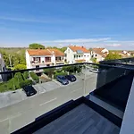 Hotel Amra In For Max 27 Persons