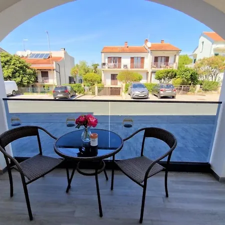 Maison d'hôtes Amra In For Max 27 Persons Poreč