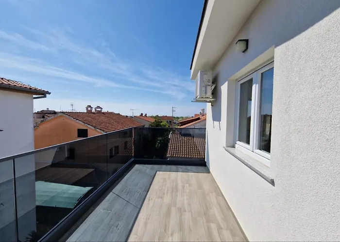 Amra In For Max 27 Persons Готель