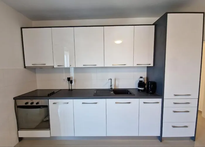 Готель Amra In For Max 27 Persons Пореч