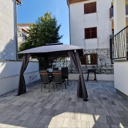 Amra In For Max 27 Persons Отель 3*