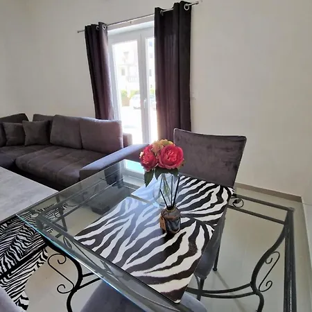 Amra In For Max 27 Persons Пореч