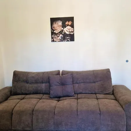 Amra In For Max 27 Persons