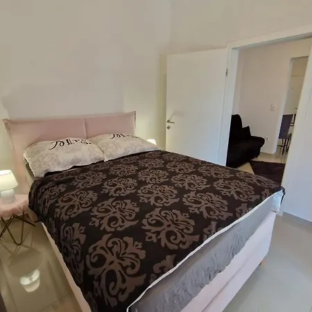 Amra In For Max 27 Persons 3* Пореч