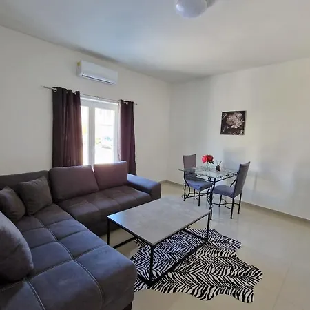 Amra In For Max 27 Persons Отель 3*