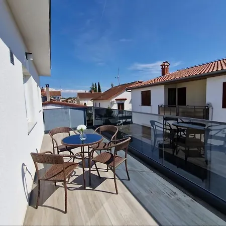 Hotel Amra In For Max 27 Persons