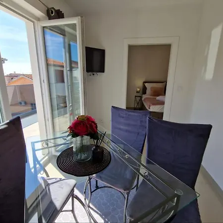 Amra In For Max 27 Persons Отель Пореч