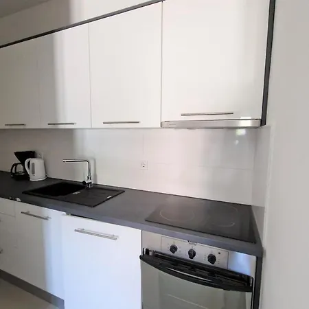 Amra In For Max 27 Persons Szálloda Poreč