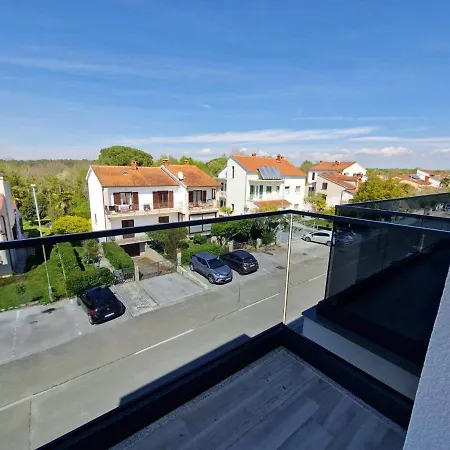 Отель Amra In For Max 27 Persons