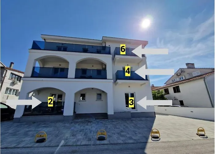 Amra In For Max 27 Persons Otel Poreč