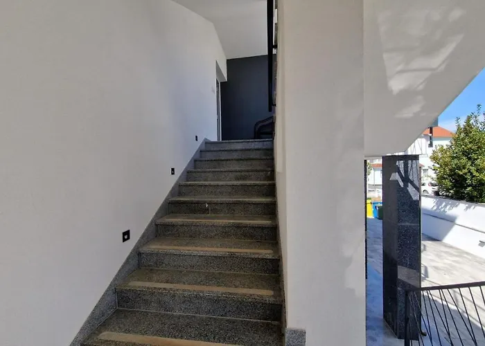 Amra In For Max 27 Persons Otel