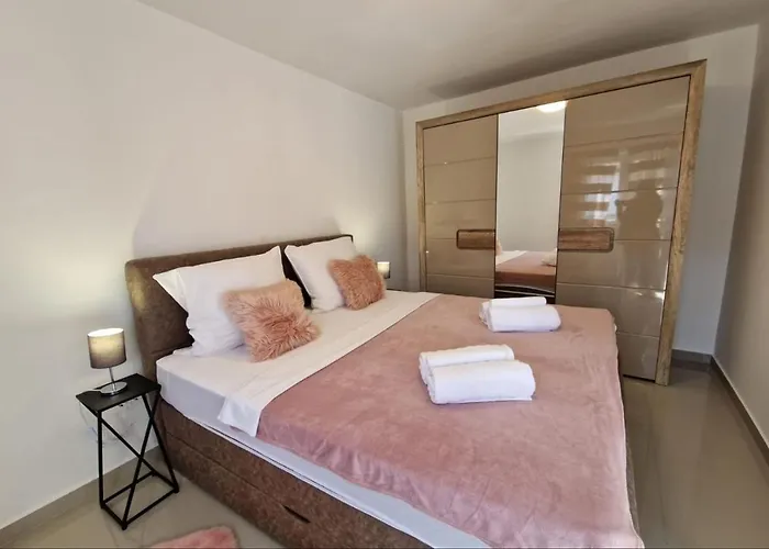 Hotell Amra In For Max 27 Persons 3*