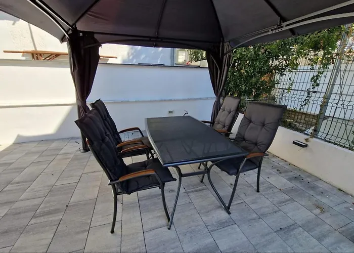 Otel Amra In For Max 27 Persons