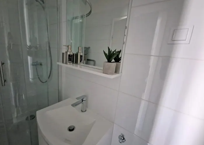 Otel Amra In For Max 27 Persons 3*