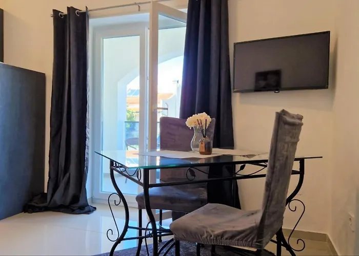 Hotell Amra In For Max 27 Persons Poreč