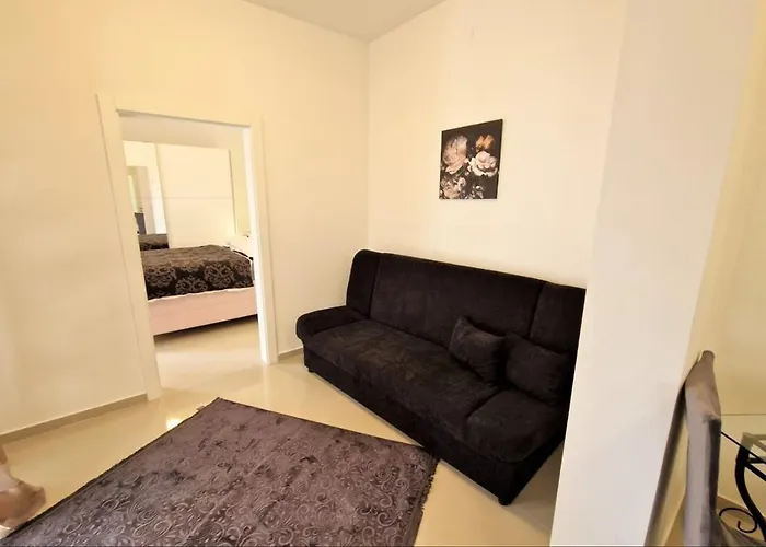 Amra In For Max 27 Persons Otel Poreč