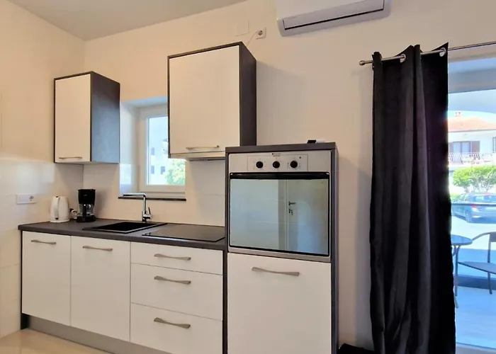 Amra In For Max 27 Persons Hotel Porec