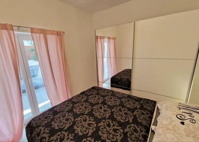 Otel Amra In For Max 27 Persons 3*