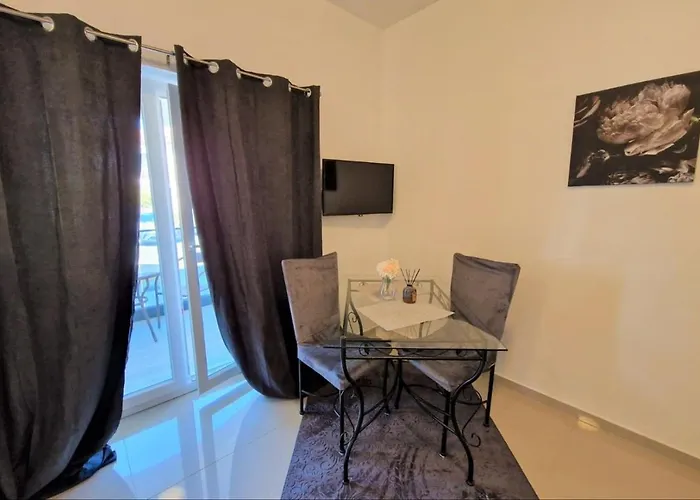 Hotell Amra In For Max 27 Persons Poreč