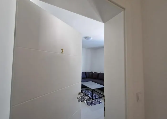 Amra In For Max 27 Persons Hotell Poreč