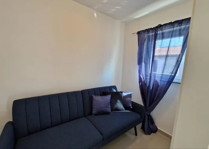 Amra In For Max 27 Persons Hotell 3*