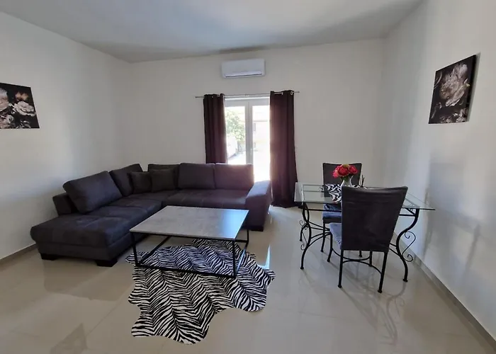 Amra In For Max 27 Persons Hotel 3*