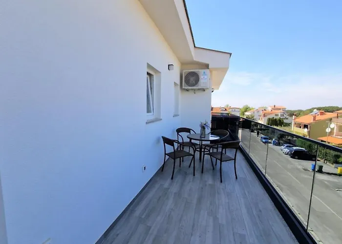 Otel Amra In For Max 27 Persons Poreč