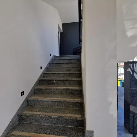 Amra In For Max 27 Persons Hotel