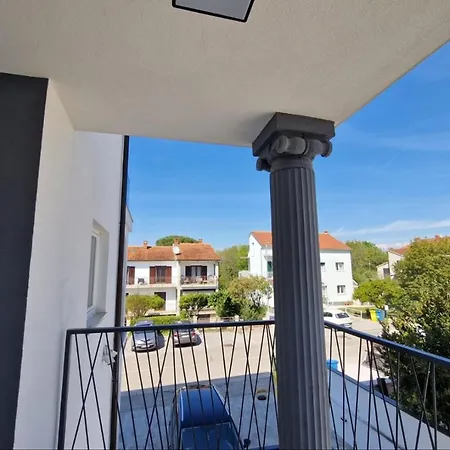 Hotel Amra In For Max 27 Persons 3*