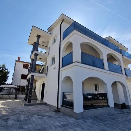 Amra In For Max 27 Persons 3* Porec