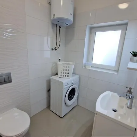 Amra In For Max 27 Persons