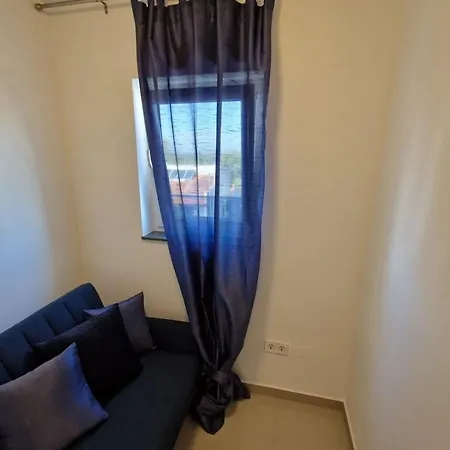 Hotel Amra In For Max 27 Persons 3*