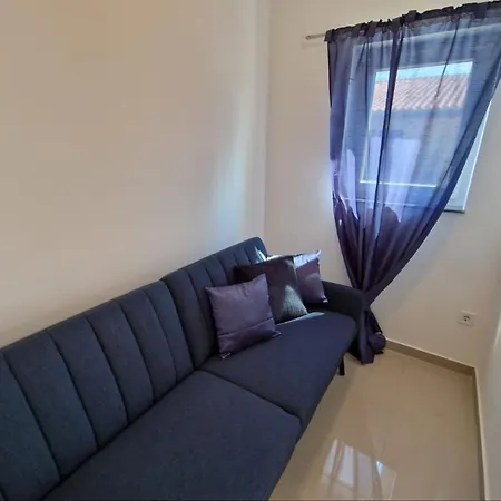 Hotel Amra In For Max 27 Persons