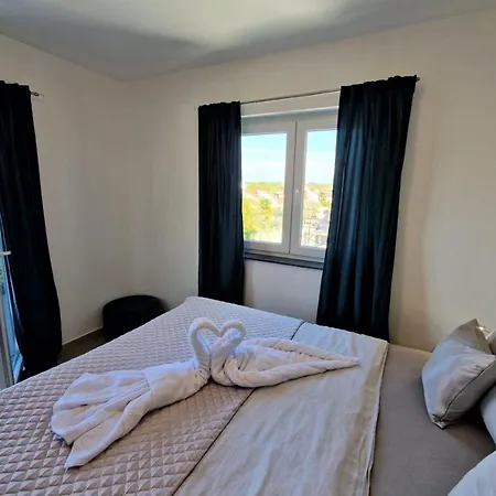 Amra In For Max 27 Persons Hotel Porec