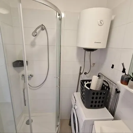 Amra In For Max 27 Persons Porec