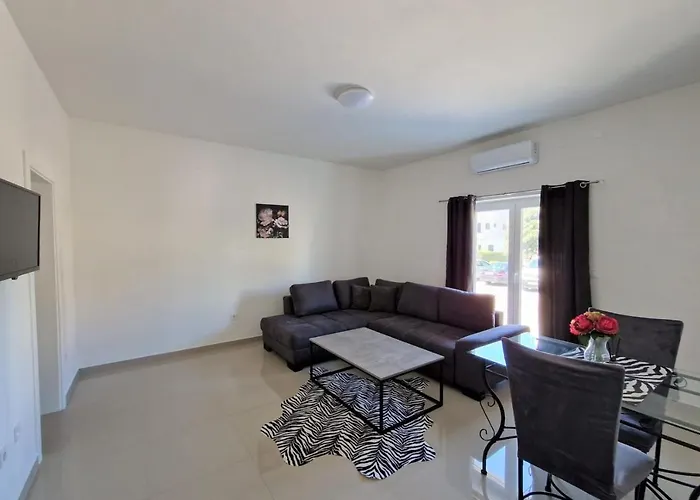 Amra In For Max 27 Persons Hotel 3*